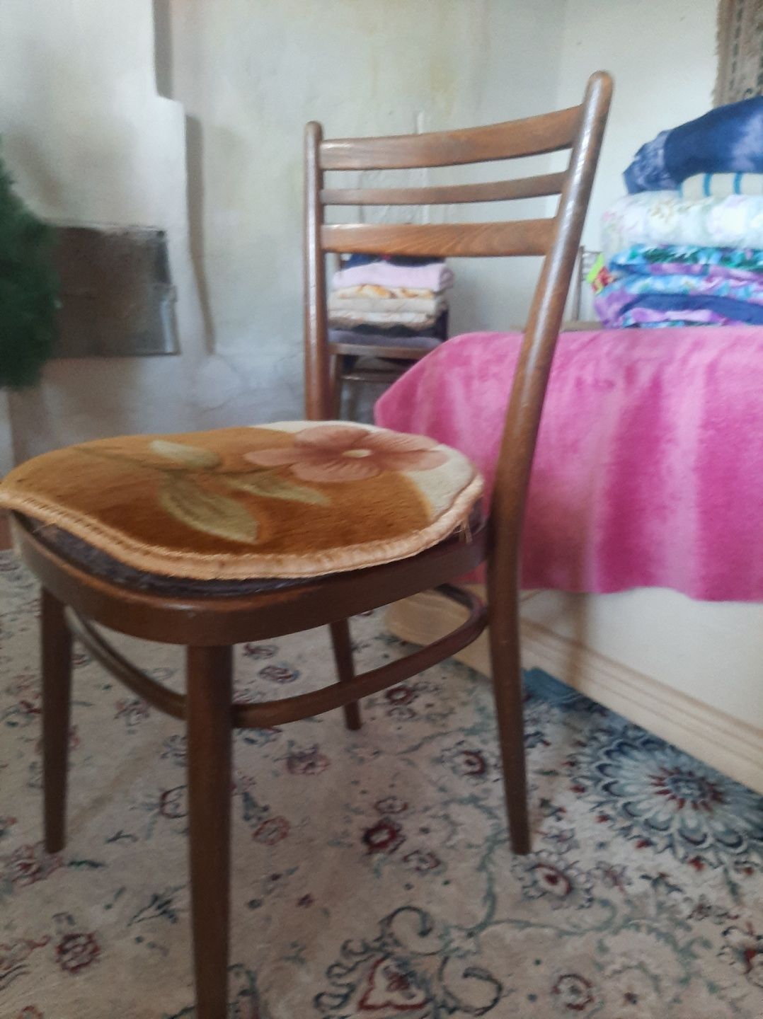 Срочно продам стол и 6 стула