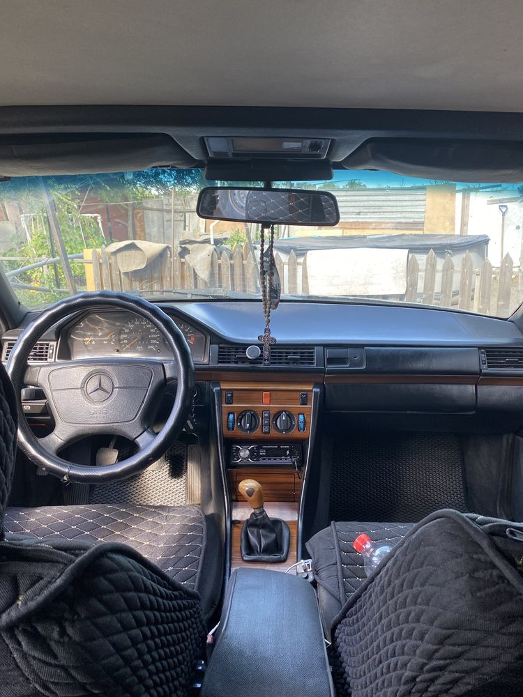 Продам мерс 124 2.2