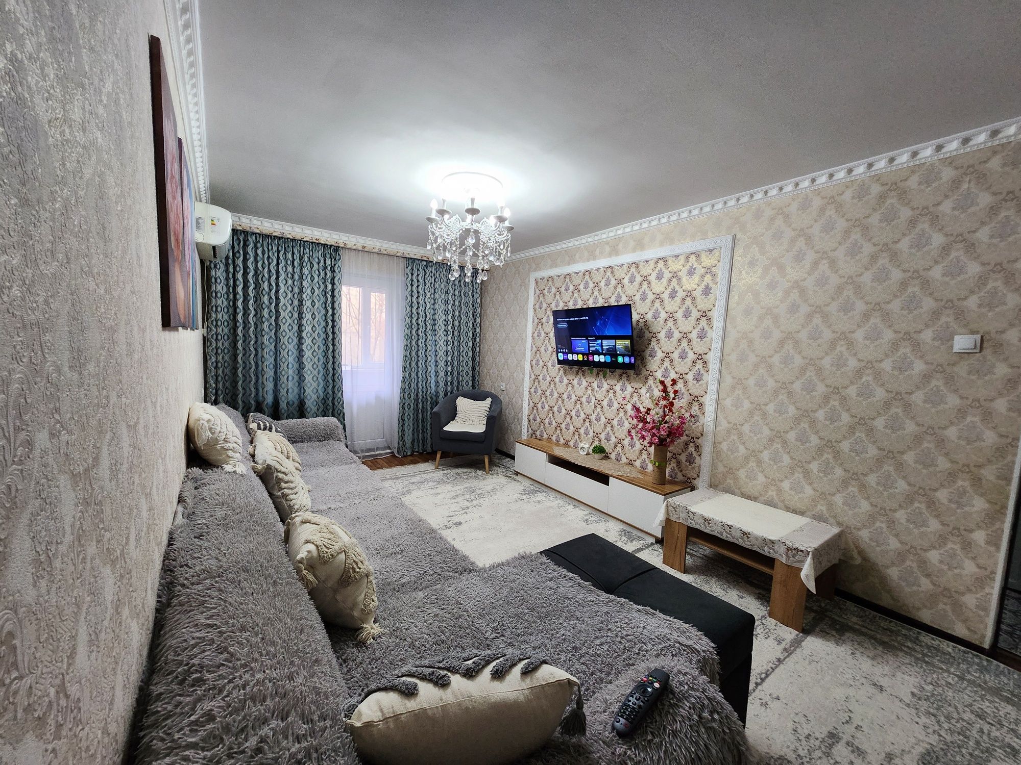 Квартира посуточно 11 мкр  2х комн Магнум, Клиника Флебологии, шк