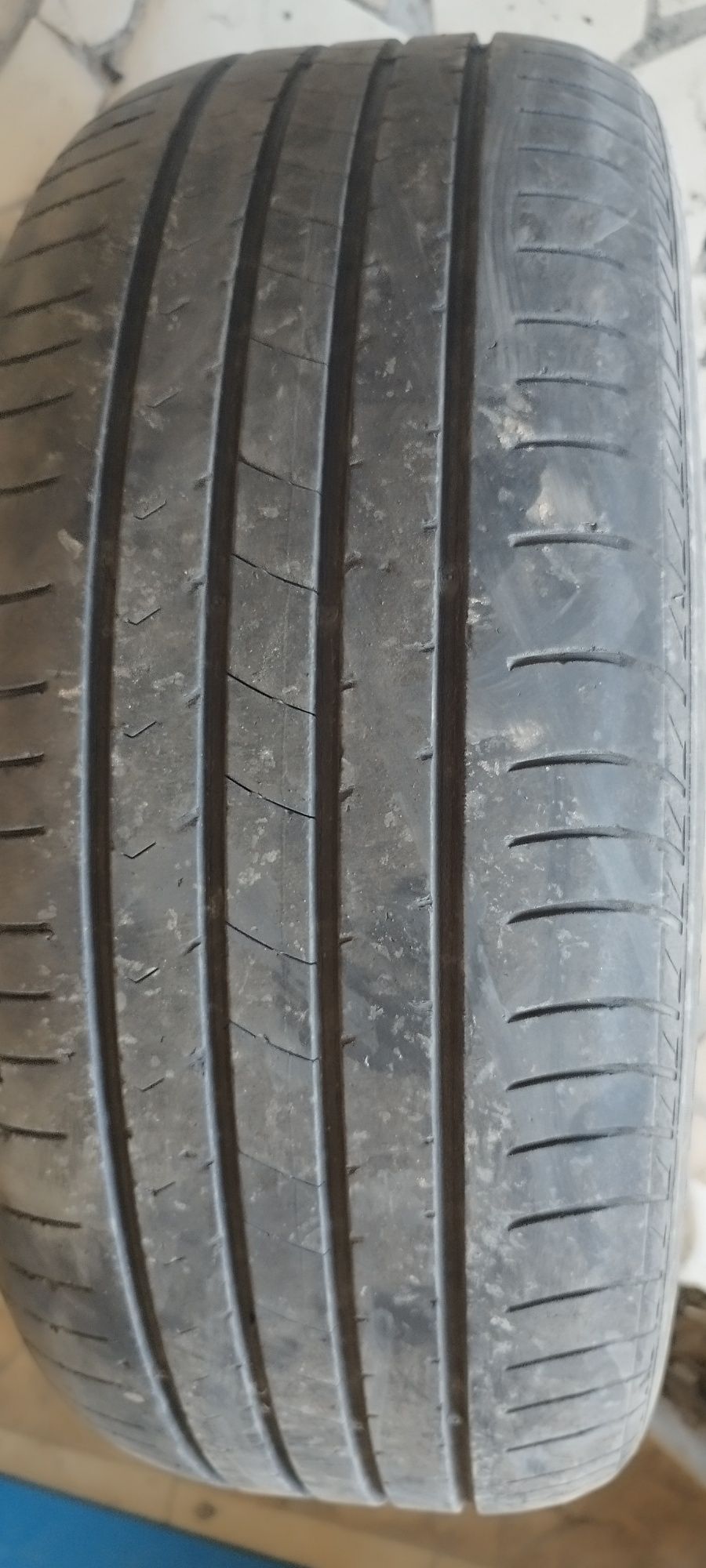 Продам 1шт летнюю шину 215/55/17