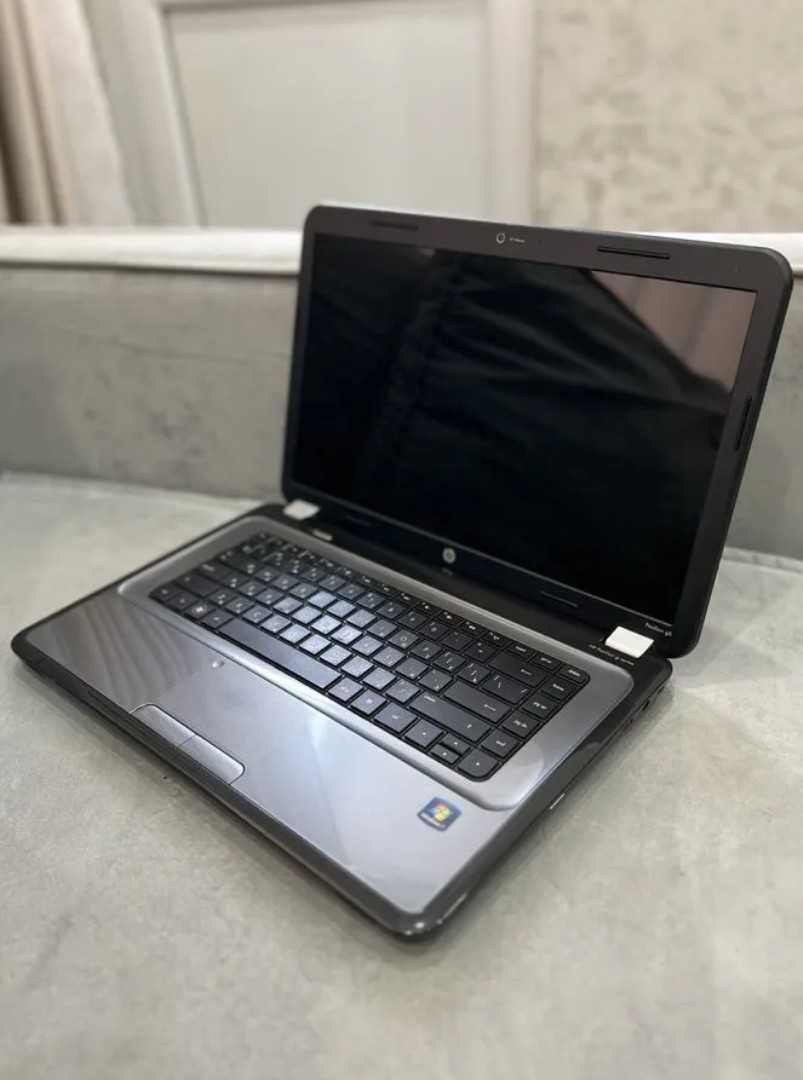 Продам Intel Core i3 ноутбук на SSD диске + сумка и мышка