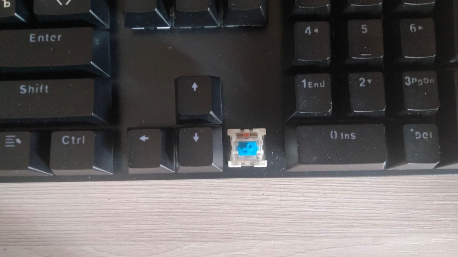 Продам клавиатуру механическую