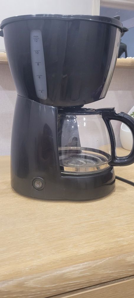 Продам кофеварка Vitek-1503