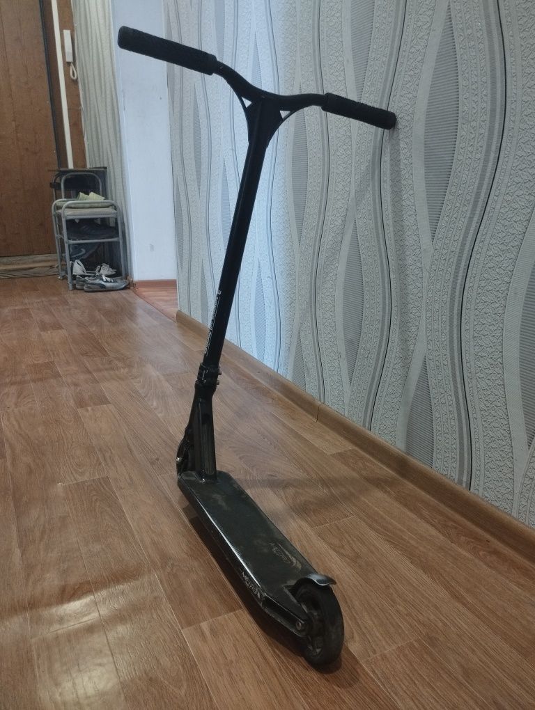 Трюковой самокат Longway
