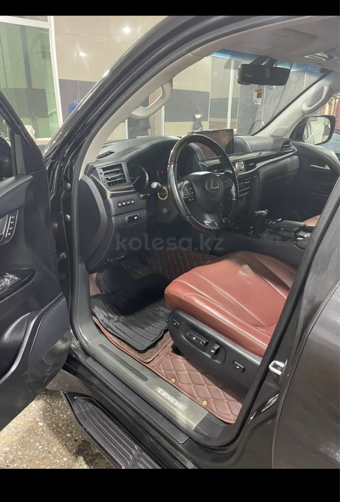 LEXUS LX 570. В отличном состоянии