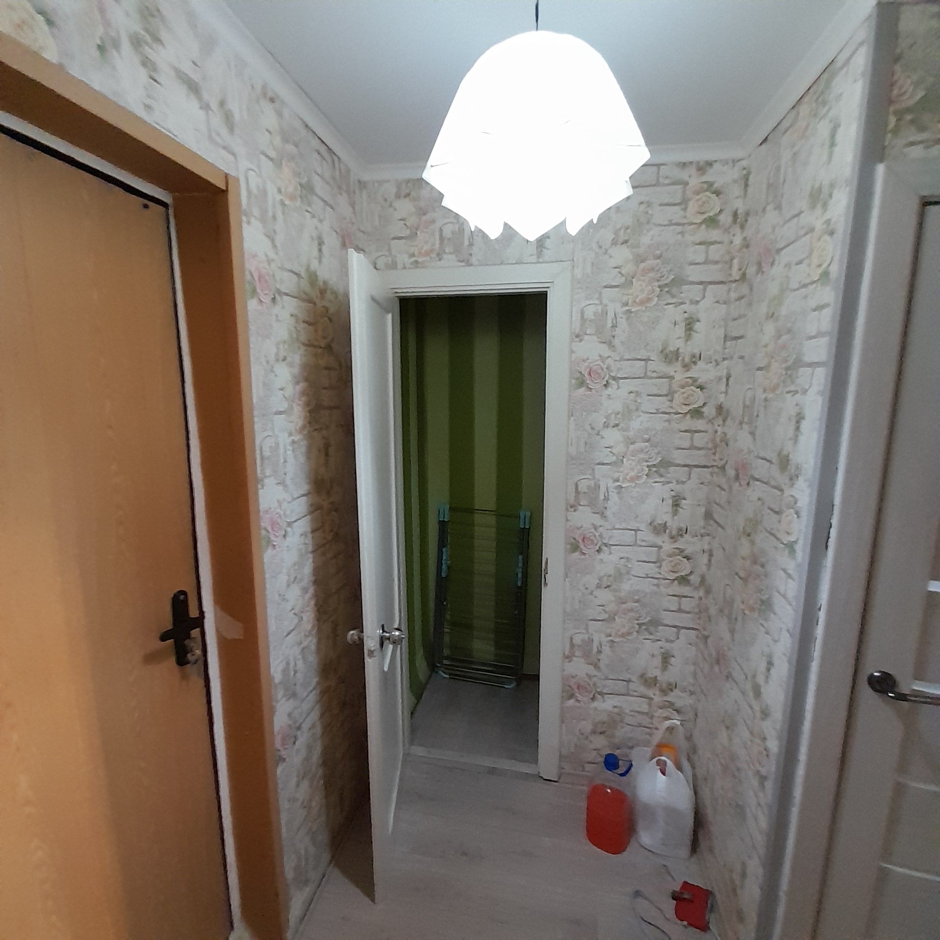 Продам 1 ком.кв. 4/5 р-н Уюта.