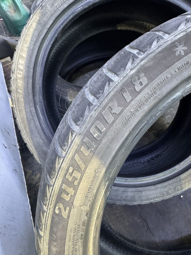 Продам шины 245/40/18