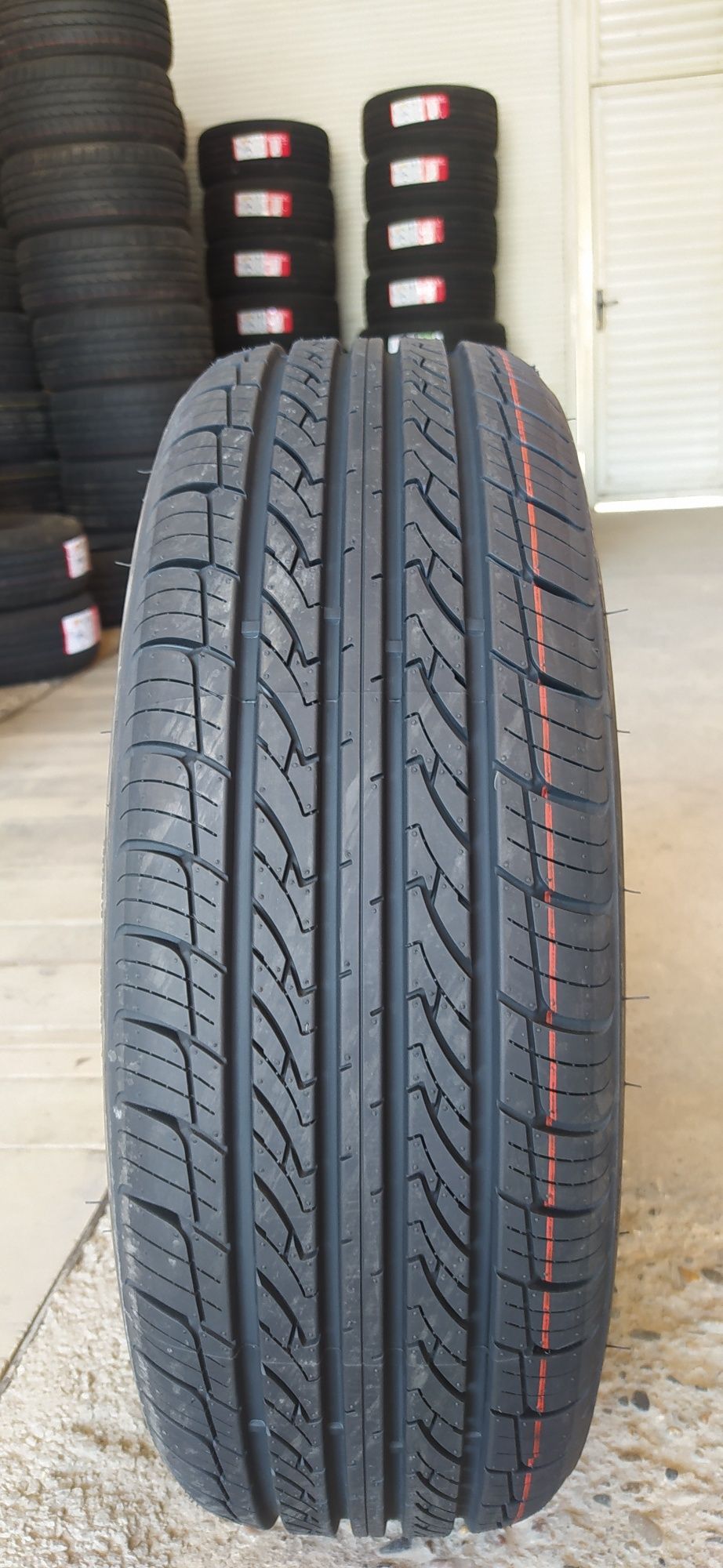 Three-A 215/70R15 P306 98H