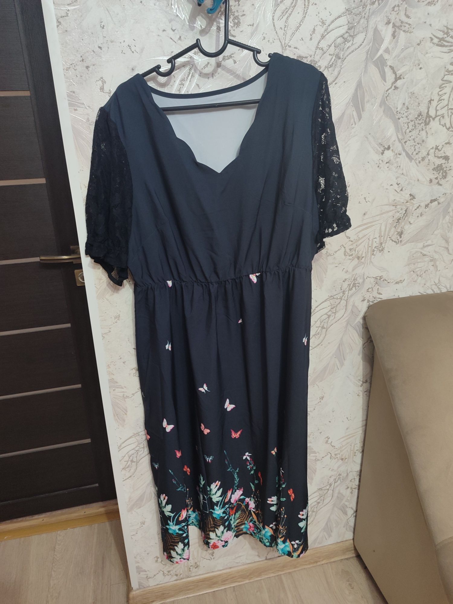 Продам платья 58 размера