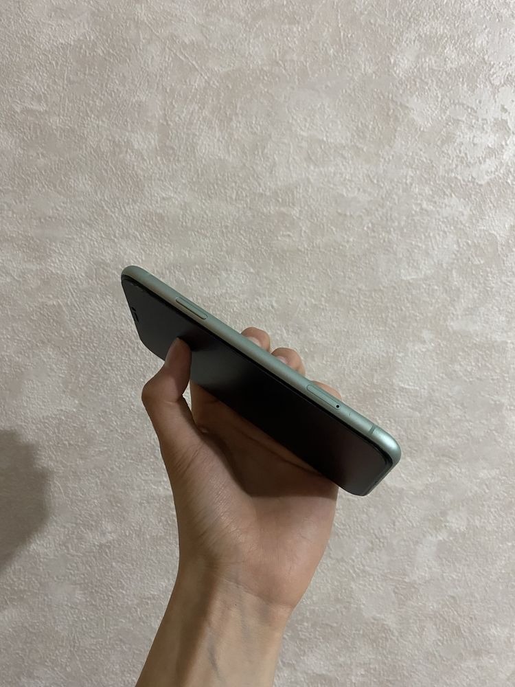 Продам iPhone 11