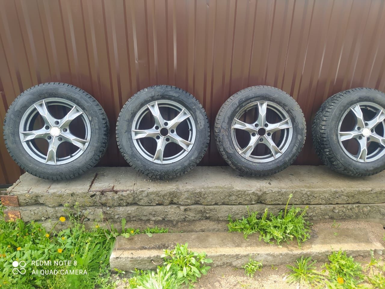 Продам диски с резиной с хонды одисей