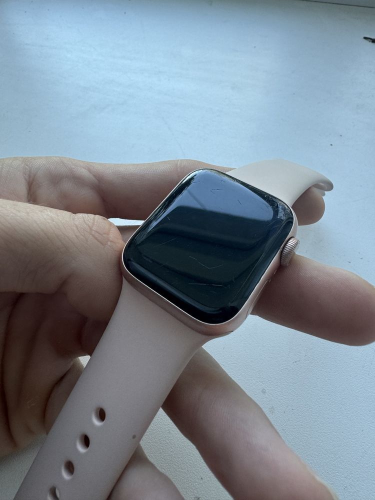 Apple watch Series 6 40 mm розовые