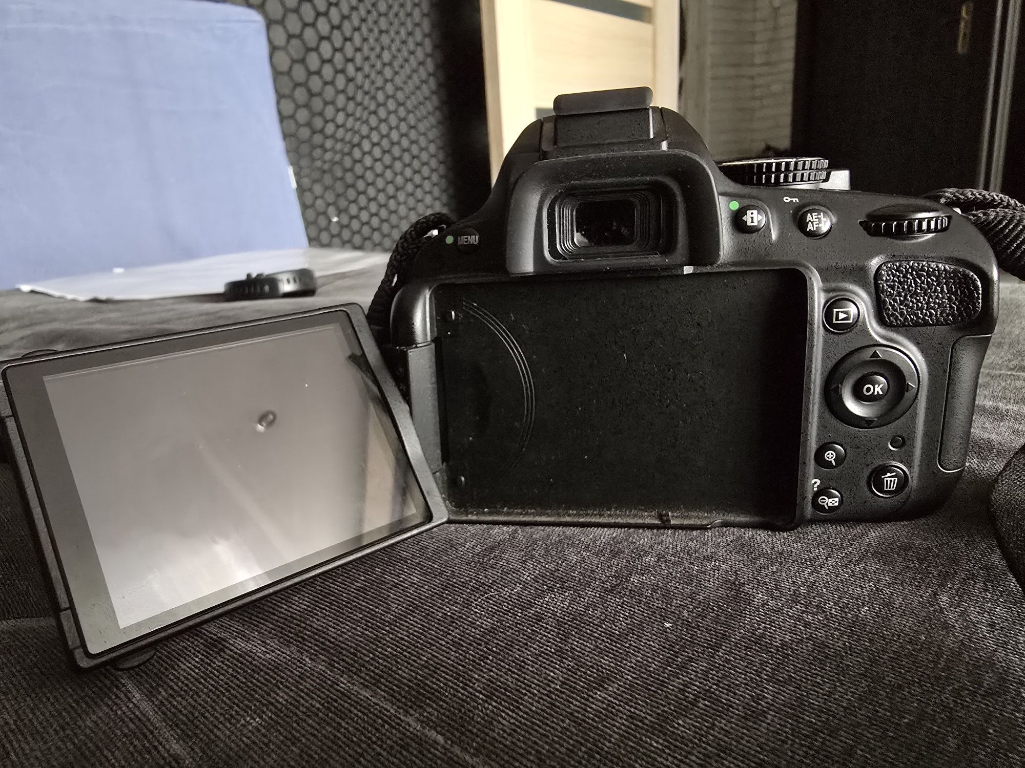Продам зеркальный фотоаппарат Nikon D5100