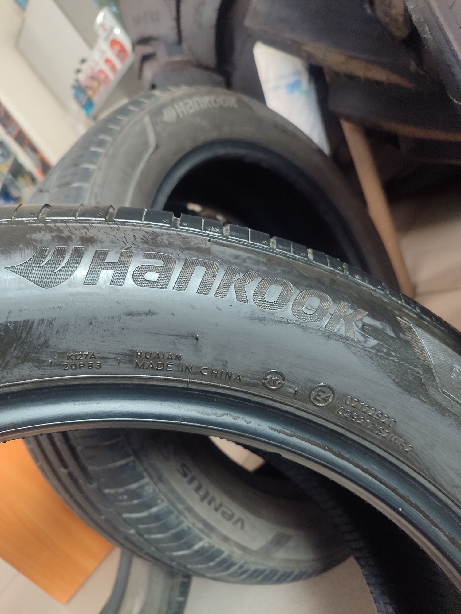 Продам шины 225/55R19