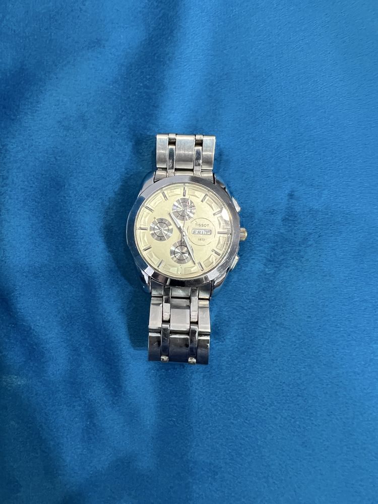 Продам часы Tissot
