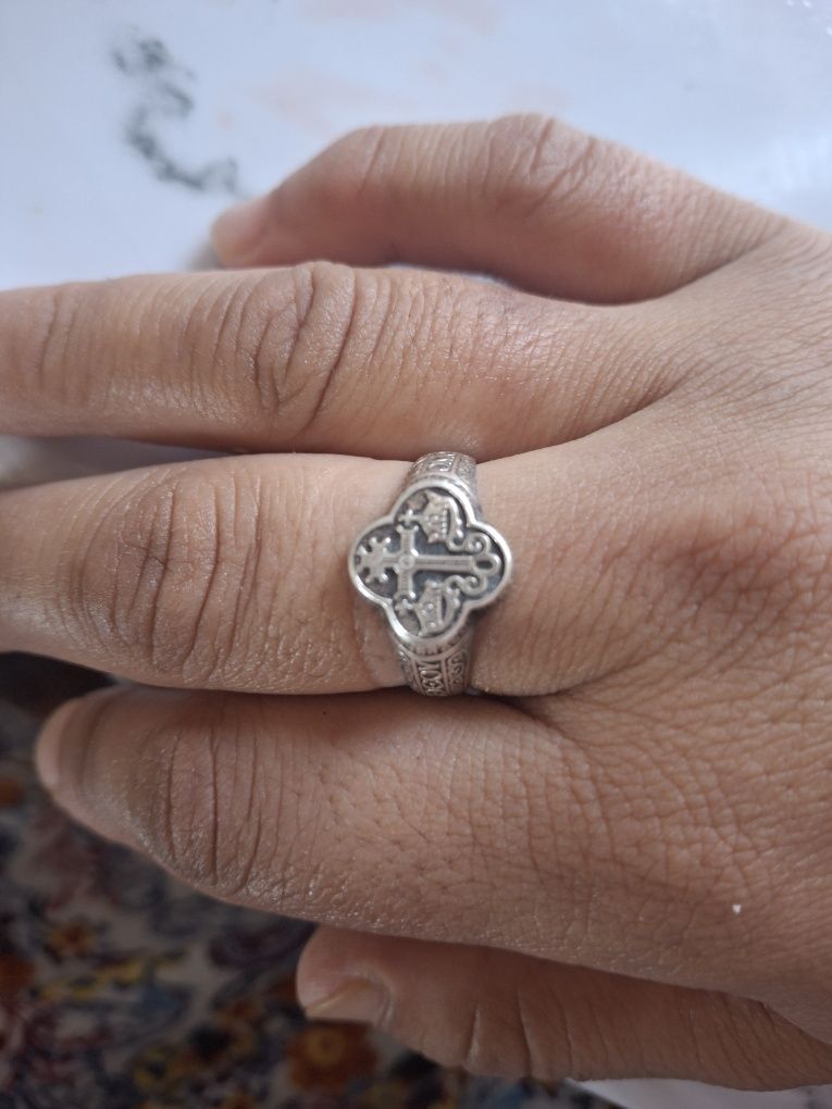 Продам кольцо серебро 925