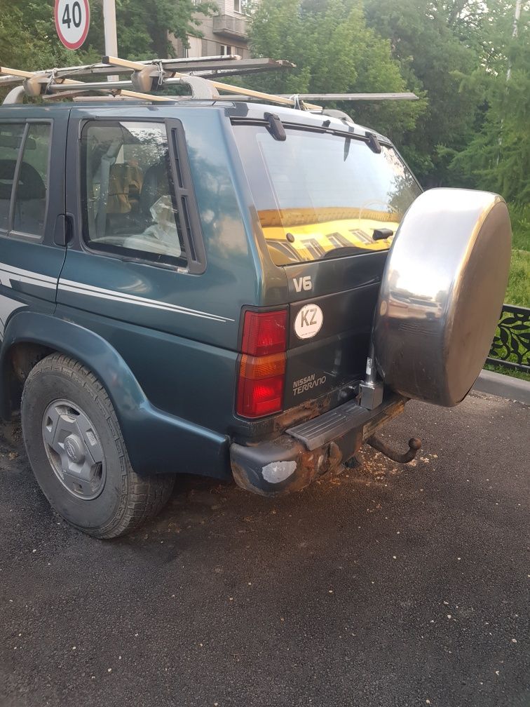 Внедорожник Nissan Terrano-1, 1995 г., 3-х литровый, бензин, механика