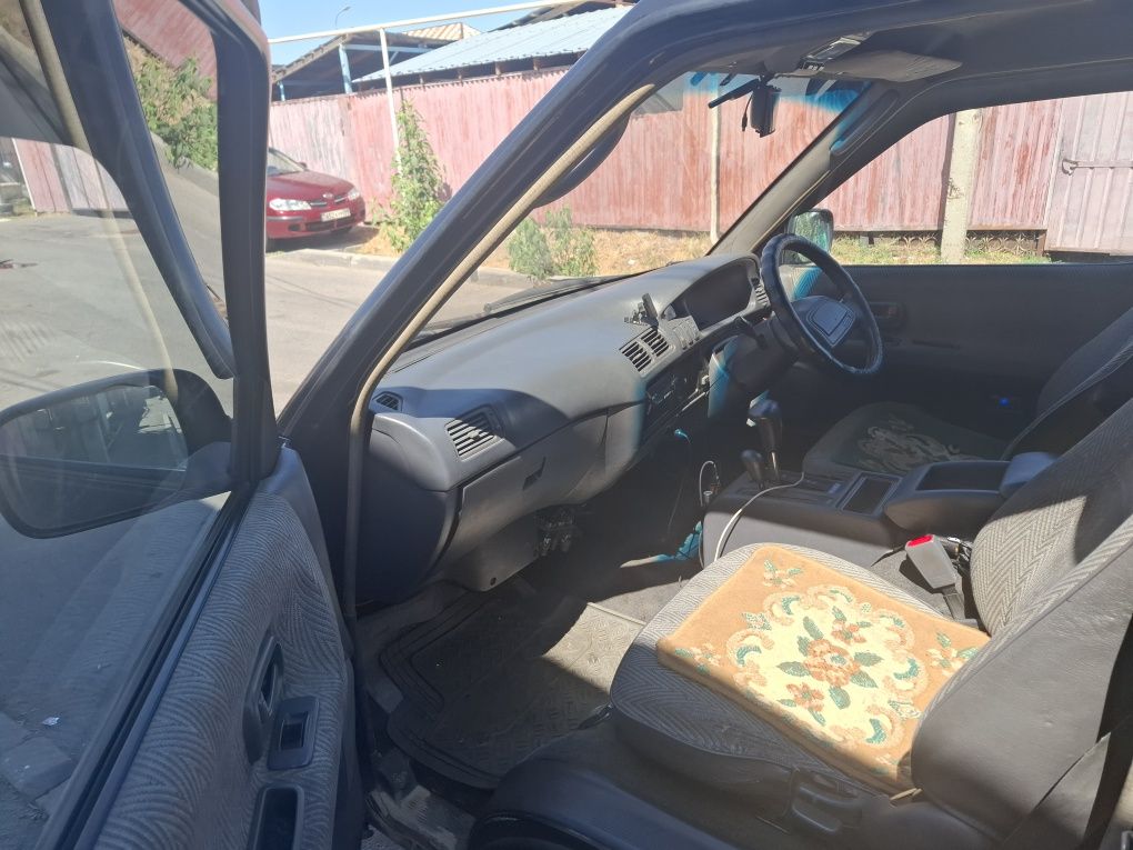 Продам срочно TOYOTA Taun Ais