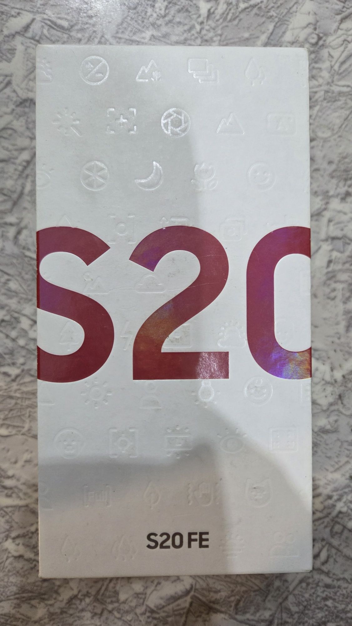 Телефон Samsung S20 fe