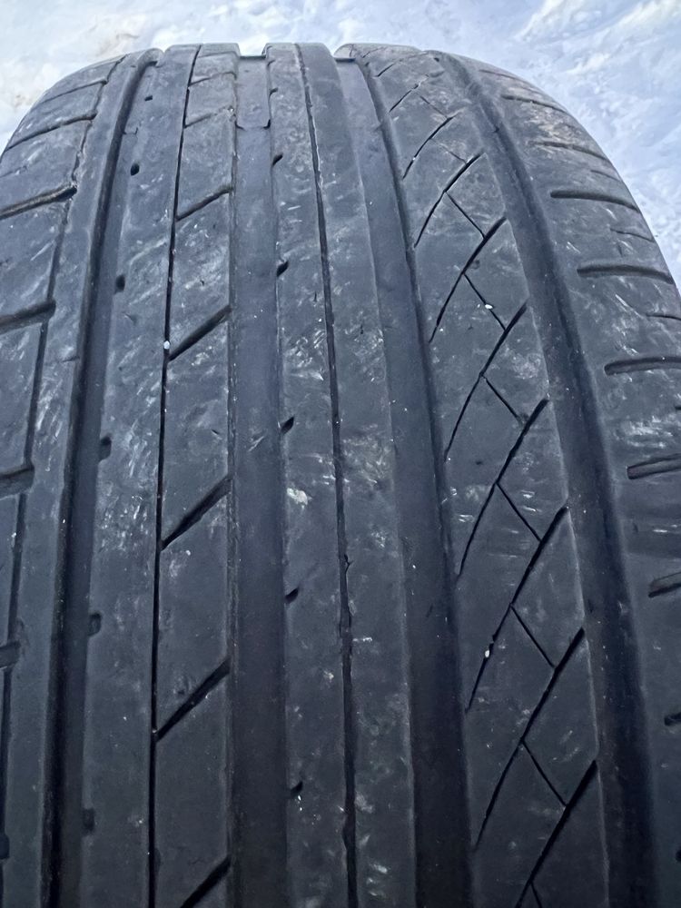Коплект летних шин 215/50 R17