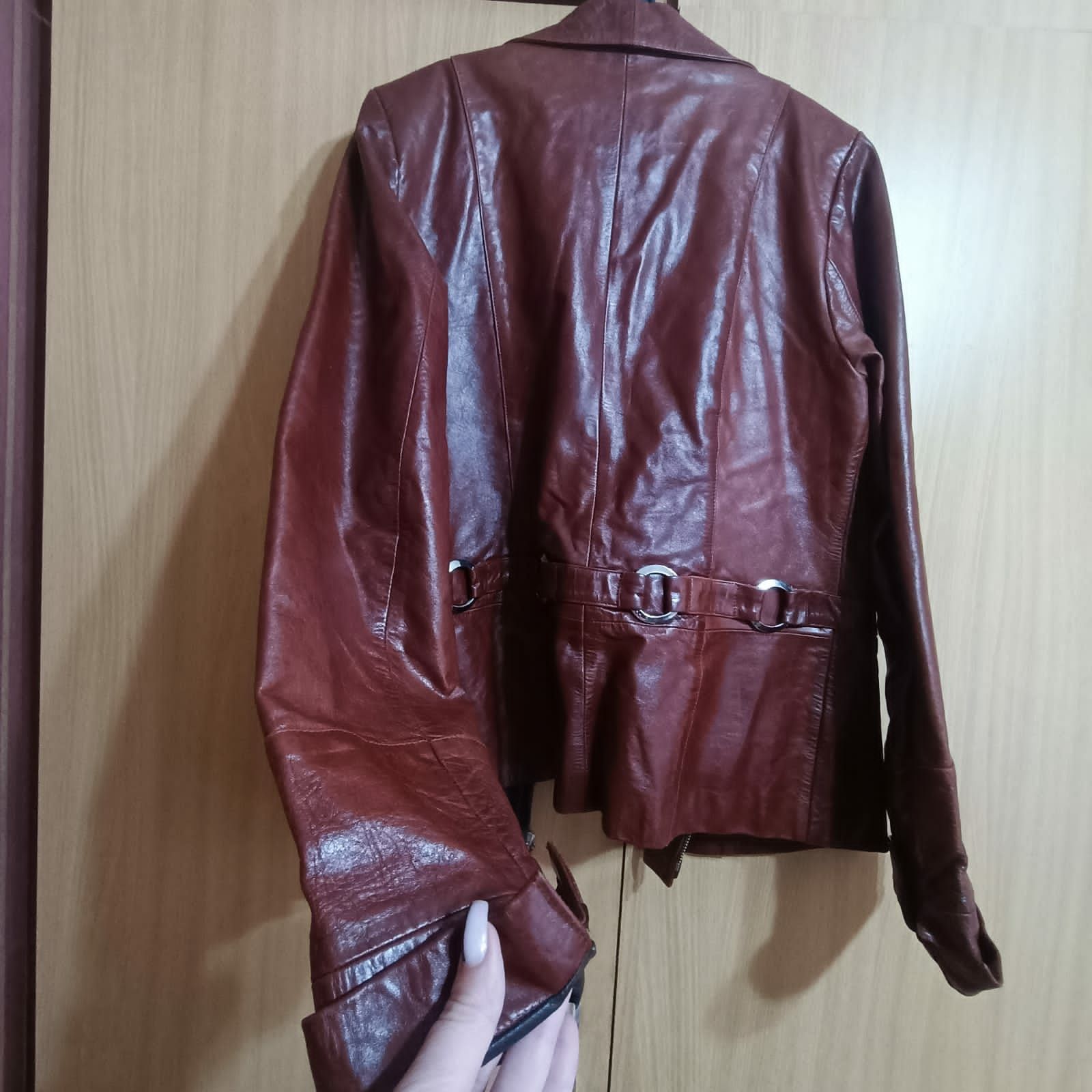 Продам женские вещи. Натуральную Турецкую дублёнку,куртку и пиджак