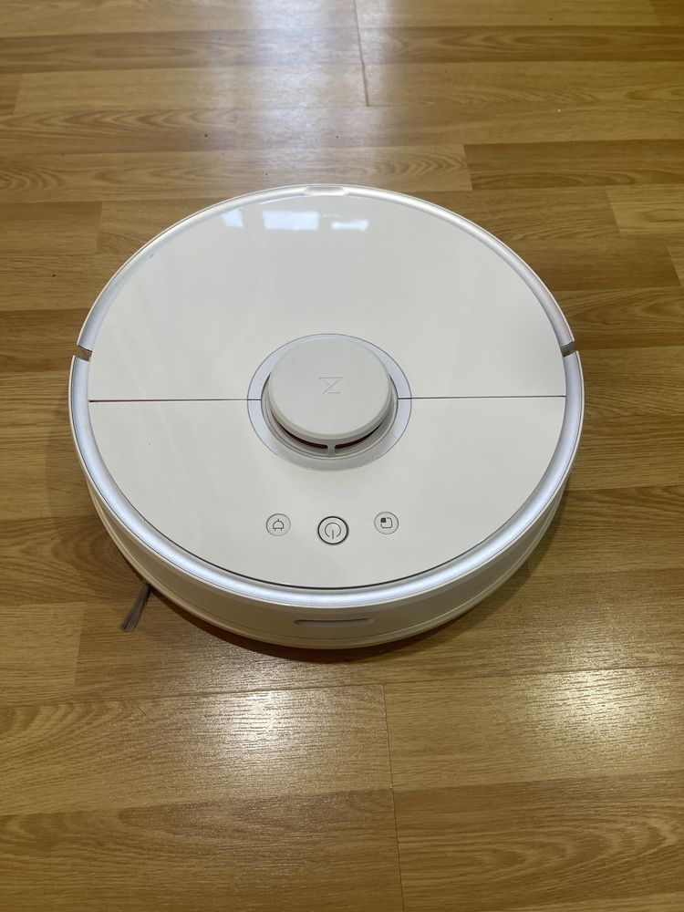 Робот пылесос roborock (xiaomi)