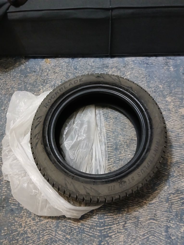 Продам зимнюю резину R19