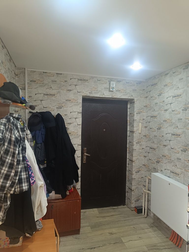 Продам 2 комнатную квартиру район Береке.