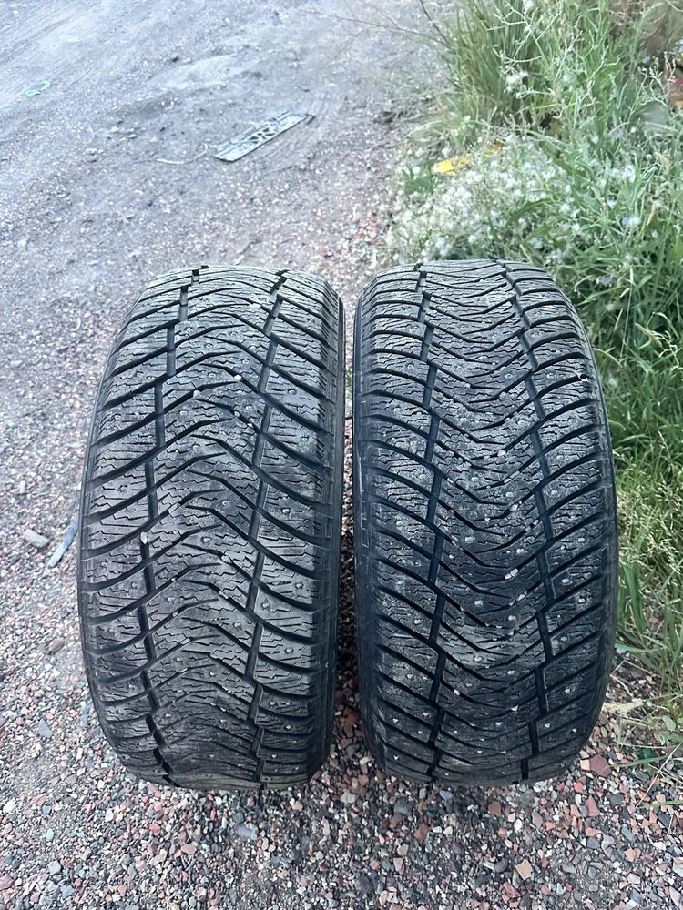Продам 2 балона зимних YOKOHAMA