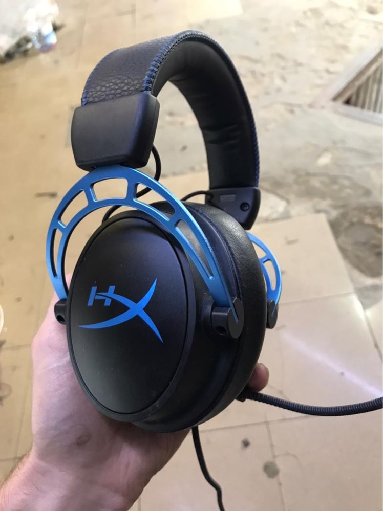 Продаю наушники hyper X