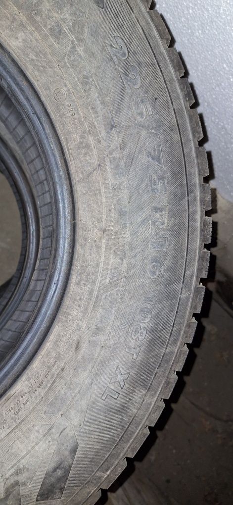 Продам комплект шипованных колёс.