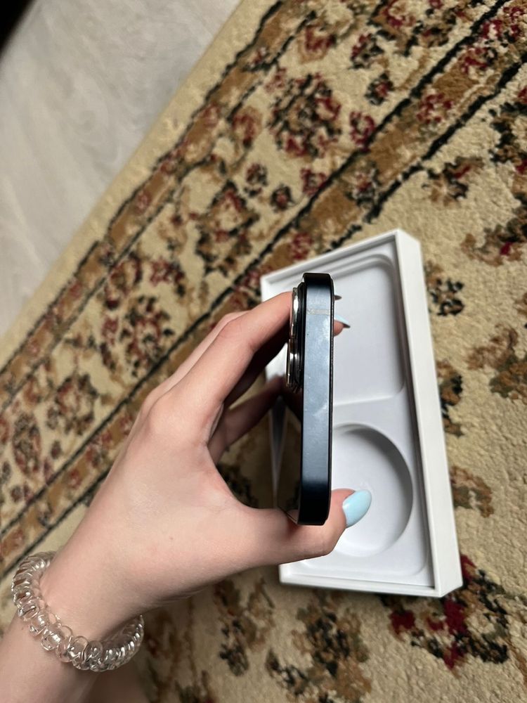 IPHONE 13 в хорошем состояние