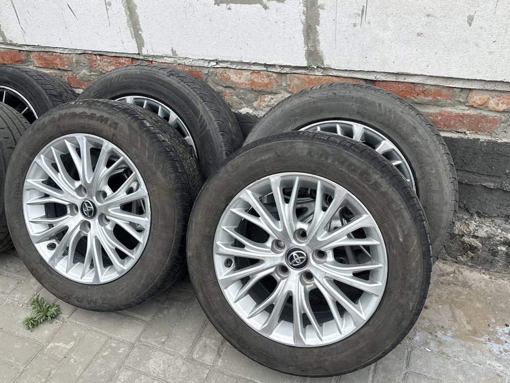 Продам диски от Camry 70 с летней резиной  5.114.3 Р16