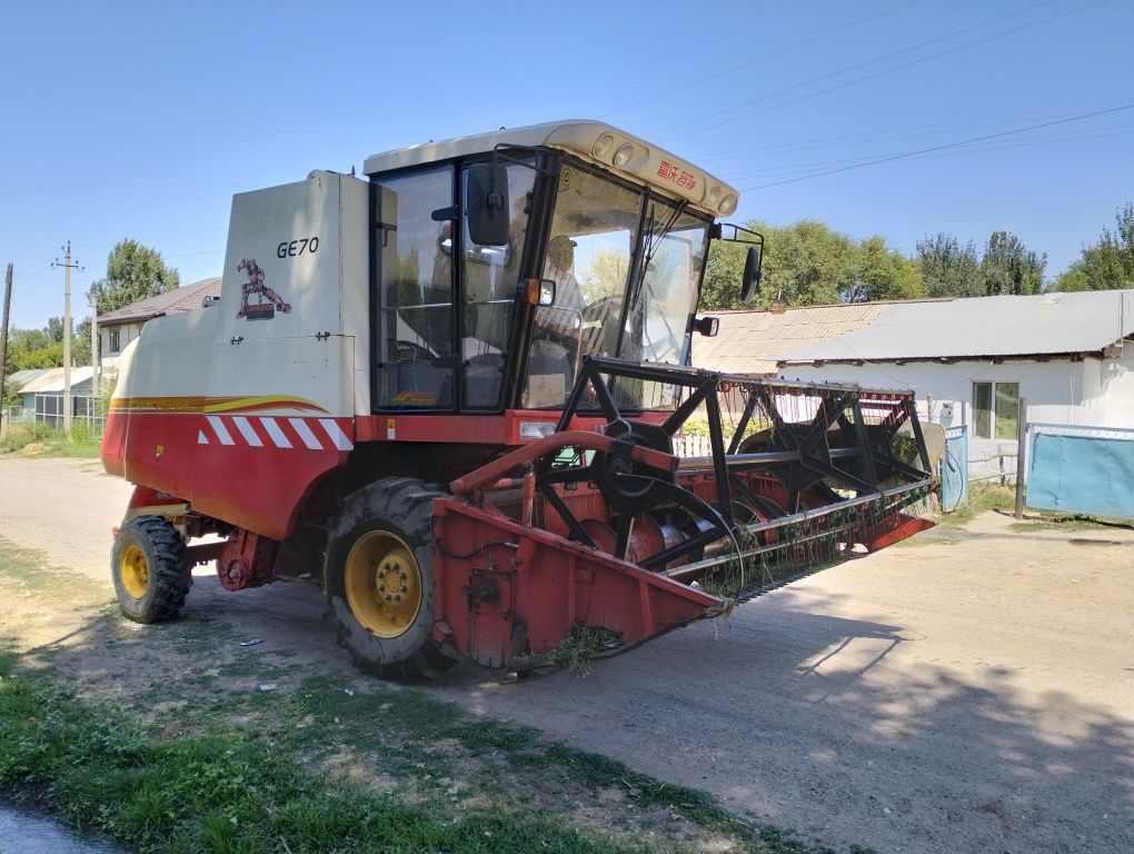 Продам комбайн в хорошем состояние