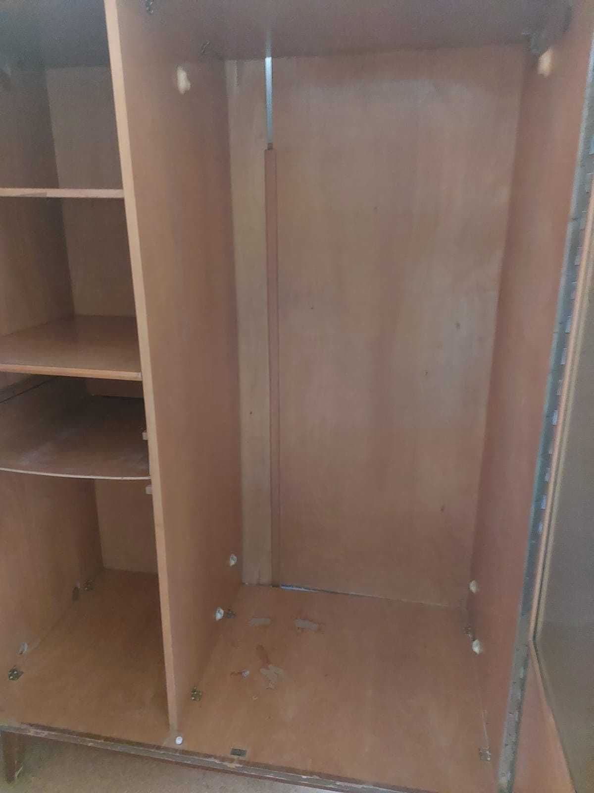 шифоньер из дерево