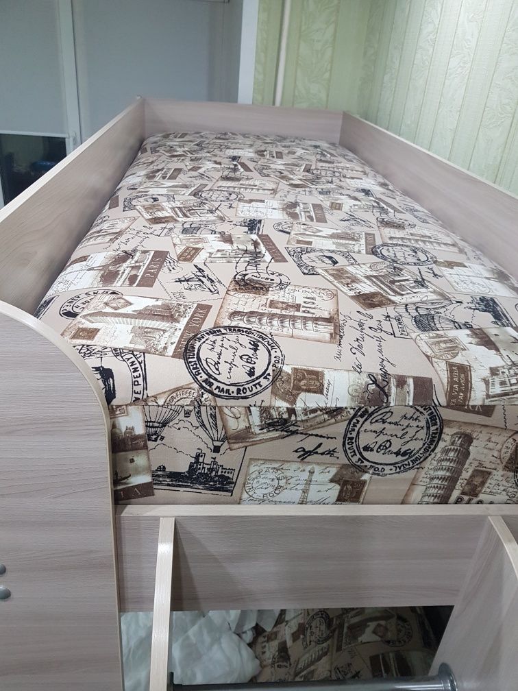 Двуспальная кровать