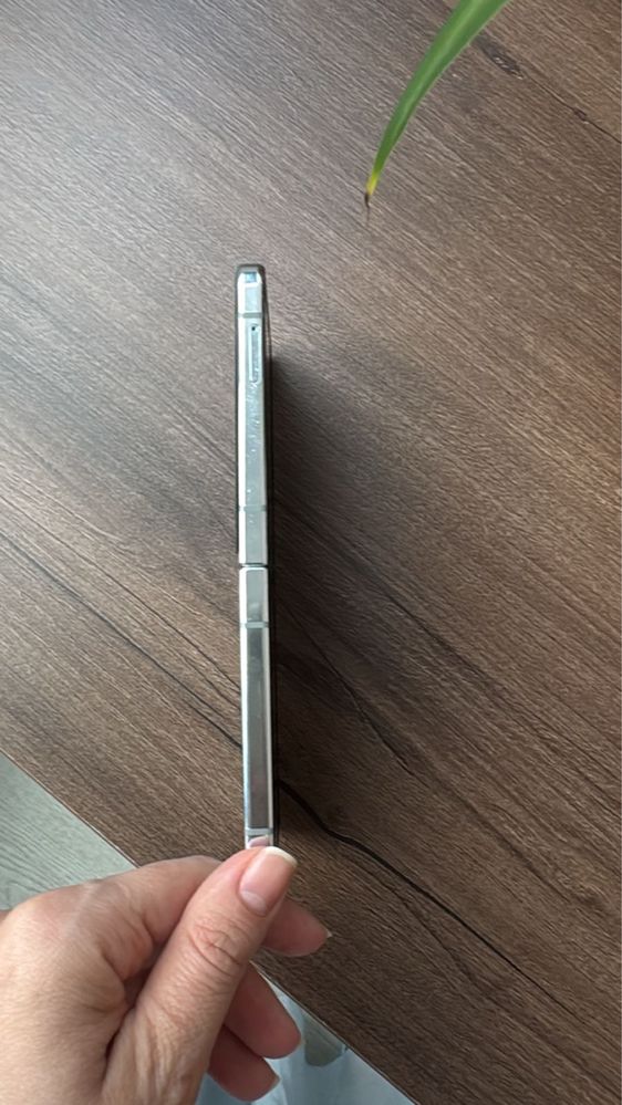 Продам телефон Samsung Galaxy Z Flip5