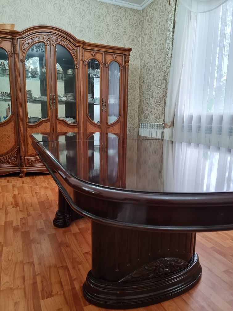 Стол размер 2.5×1.20