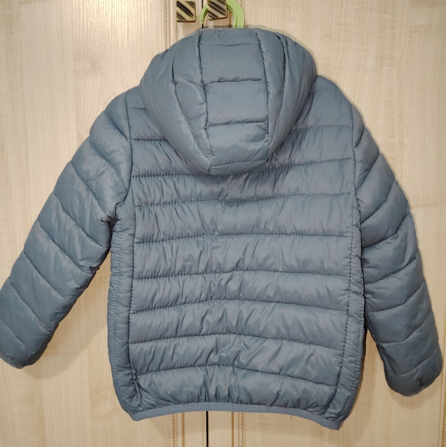Продам детскую куртку