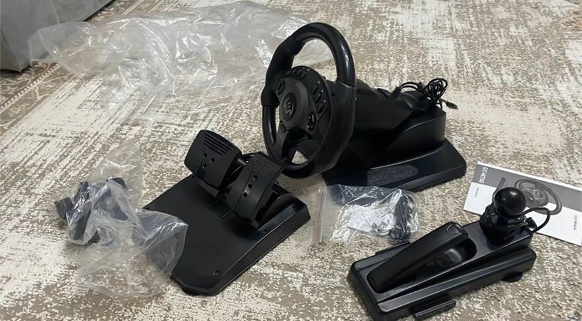 Продается игравой руль в отличном состояние