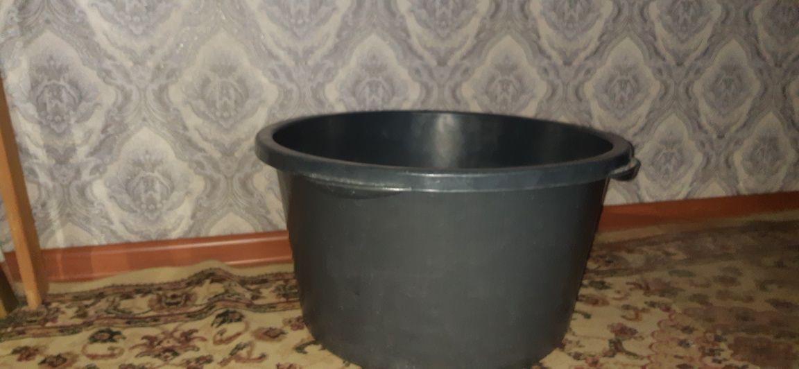 Тазик чёрного цвета