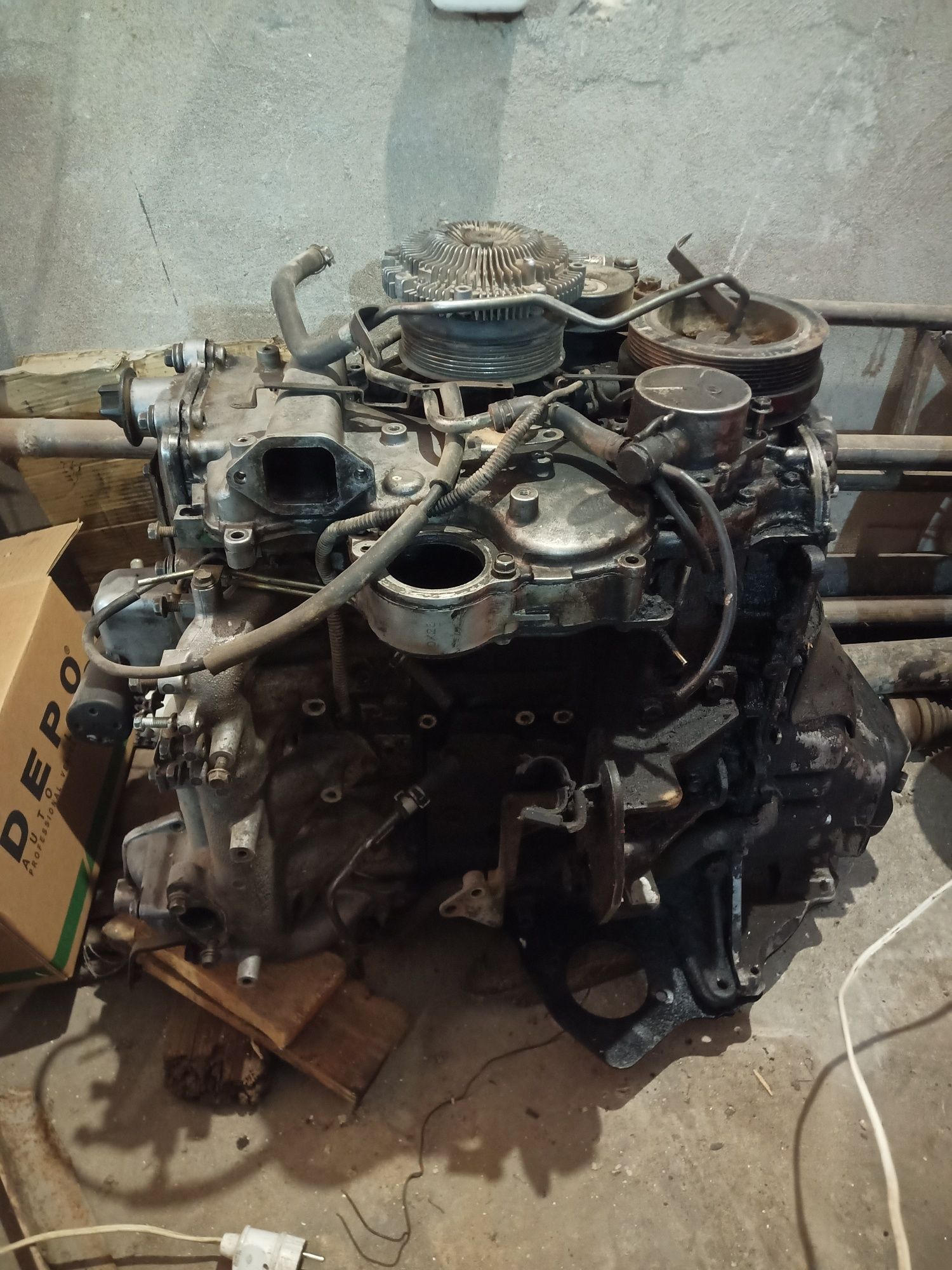 Продам Запчасти ZD30