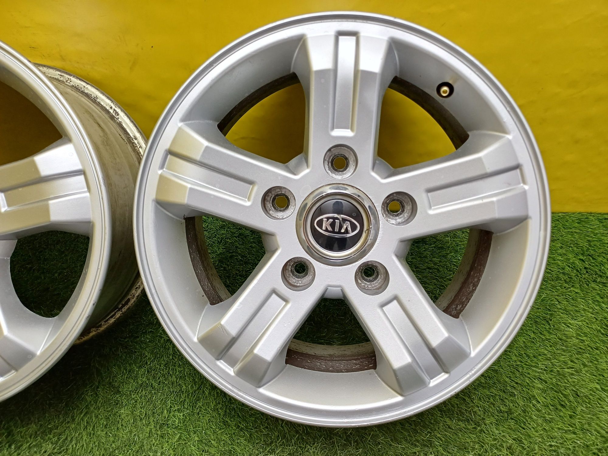 Диски R16 5×139.7 на Kia Sorento