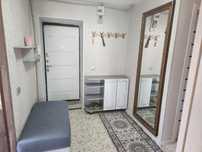 Продаётся кв 5мкр 33д  3 комната  60 м2