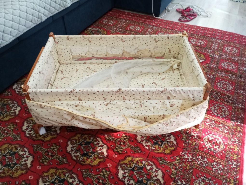 Продам детскую кроватку.