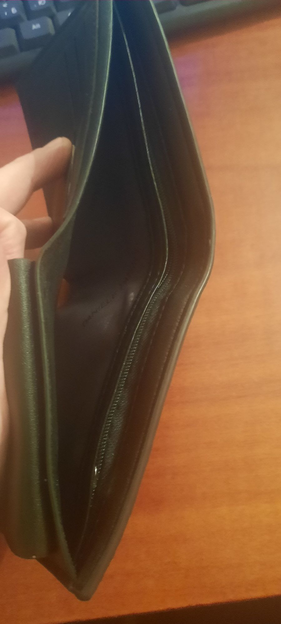 Продам мужской бумажник новый