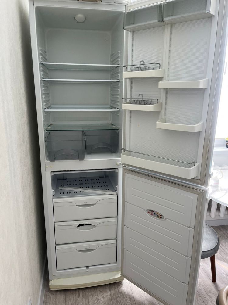 Продам холодильник
