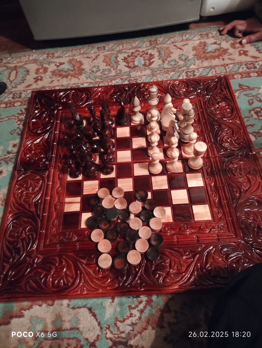 Шахматная доска ручного изделия