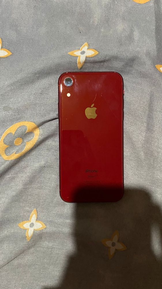Iphone XR красный