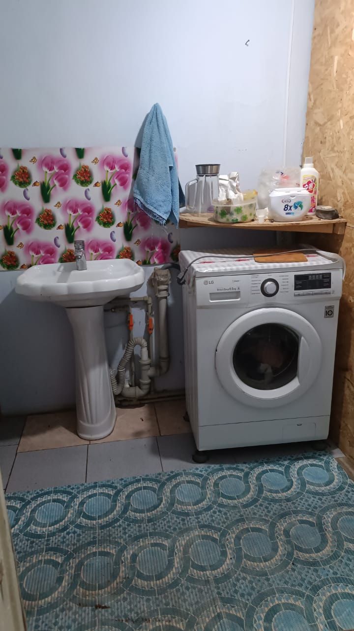 Продам 6-ти комнатный дом с большим огородом